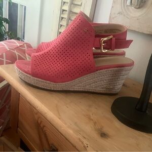 Cute coral pink wedgies